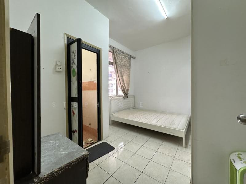 Apartment for Rent at Bayu Villa - Stephanie Yap - Bedroom - PropertyGuru.com.my