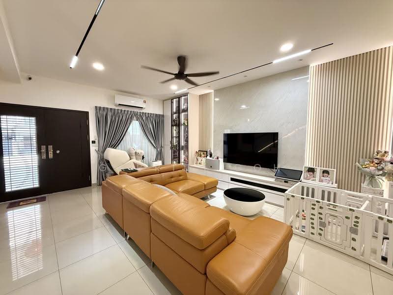 2-storey Terraced House for Sale in Setia Utama (Setia Alam) - GABRIEL GOH - Living Room - PropertyGuru.com.my