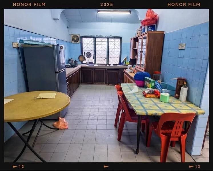 1-storey Terraced House for Sale in Taman Johor Jaya (Johor Bahru) - Elvis Sim - Kitchen - PropertyGuru.com.my