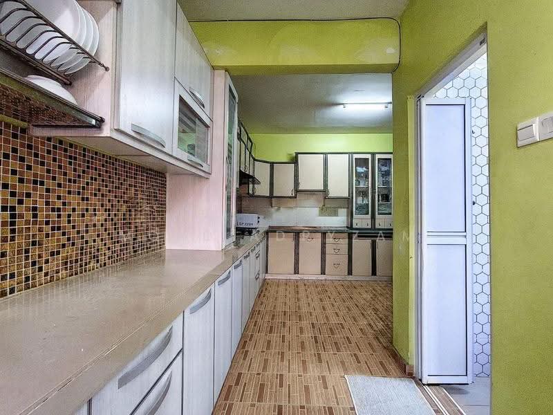 2-storey Terraced House for Sale in Saujana Utama (Selangor) - Mohd Adryzam - Kitchen - PropertyGuru.com.my