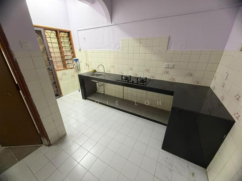 Rumah Teres untuk Disewa di Usj 13 (Subang Jaya) - Eddie Loh - Kitchen - PropertyGuru.com.my