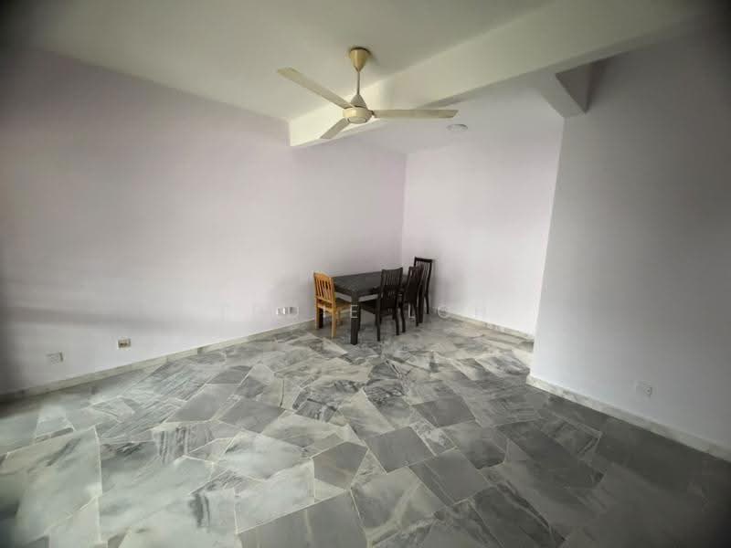 Rumah Teres untuk Disewa di Usj 13 (Subang Jaya) - Eddie Loh - Dining Room - PropertyGuru.com.my