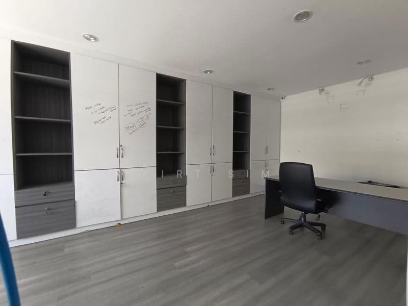 Factory for Rent in Taman Perindustrian Bukit Serdang (Seri Kembangan) - Skirt Sim - Interior - PropertyGuru.com.my