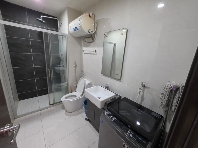 Kondominium untuk Disewa di Bay Point @ Country Garden Danga Bay - Zoey Lee - Bathroom - PropertyGuru.com.my