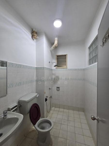 2-storey Terraced House for Rent in Usj 20 (Subang Jaya) - Joanne Diong - Bathroom - PropertyGuru.com.my