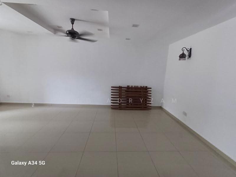 2-storey Terraced House for Sale in Seksyen 7 (Shah Alam) - Mohd Adryzam - Living Room - PropertyGuru.com.my