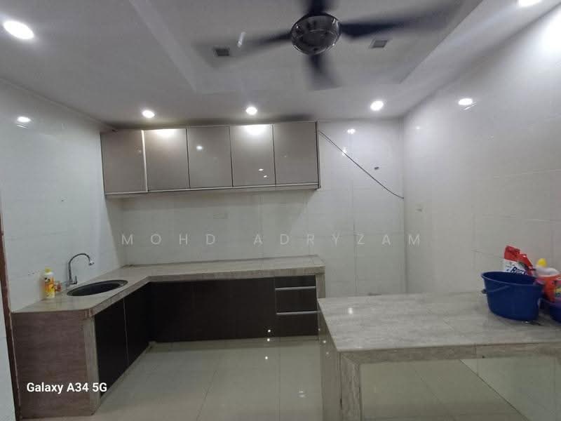 2-storey Terraced House for Sale in Seksyen 7 (Shah Alam) - Mohd Adryzam - Kitchen - PropertyGuru.com.my