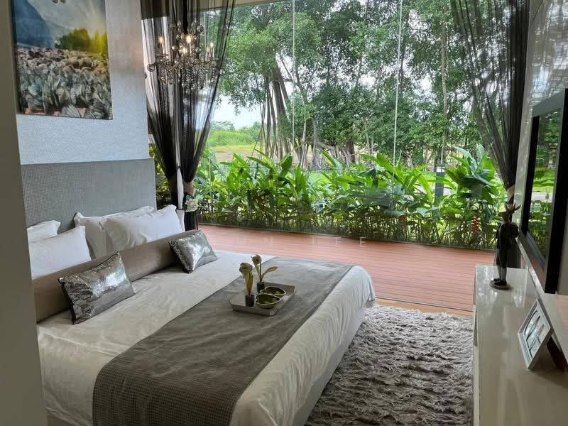 Kediaman Servis untuk Dijual di Wave @ Marina Cove - John Lee - Bedroom - PropertyGuru.com.my