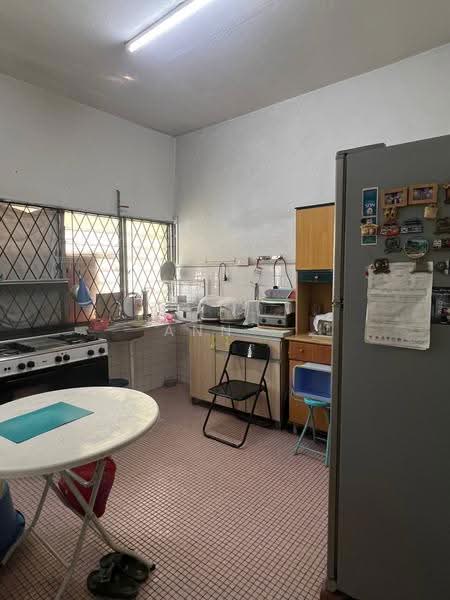 2-storey Terraced House for Sale in Taman Kolam Air (Johor Bahru) - Ann . - Kitchen - PropertyGuru.com.my