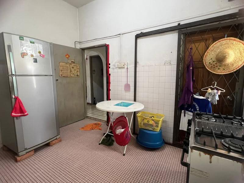 2-storey Terraced House for Sale in Taman Kolam Air (Johor Bahru) - Ann . - Kitchen - PropertyGuru.com.my