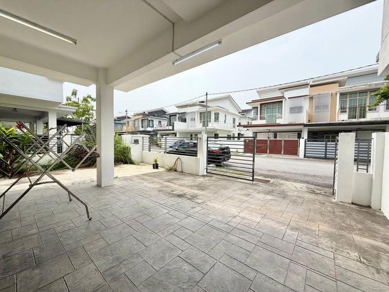 Rumah Berkembar untuk Dijual di Bandar Saujana Putra (Tanjong Duabelas) - Zul Hasif - PropertyGuru.com.my