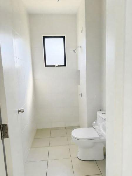 Rumah Teres 2-Tingkat untuk Disewa di Taman Masai (Masai) - Seven Tay - Bathroom - PropertyGuru.com.my