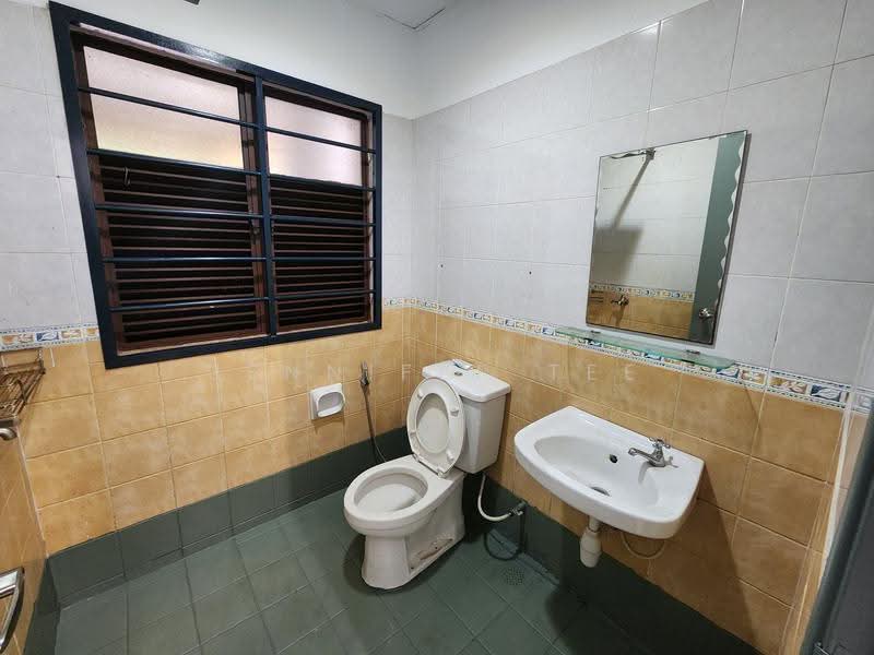 Rumah Teres untuk Dijual di Taman Nanyang (Batu) - Jennifer Tee - Bathroom - PropertyGuru.com.my