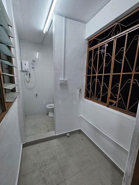Flat for Rent at Flat Taman Ungku Tun Aminah - Lee Lee - Bathroom - PropertyGuru.com.my