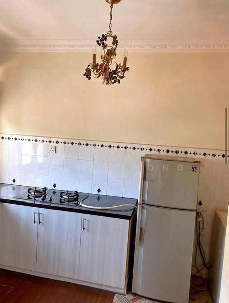 Kondominium untuk Disewa di Azuria Condominium - Rainny Wong - Kitchen - PropertyGuru.com.my