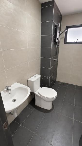 Kediaman Servis untuk Disewa di EDUSENTRAL - Eu Jie - Bathroom - PropertyGuru.com.my