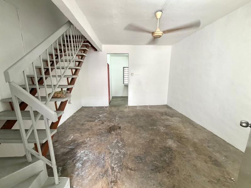 Rumah Teres 2-Tingkat untuk Dijual di Taman puteri wangsa (Johor Bahru) - RQ Tee - PropertyGuru.com.my