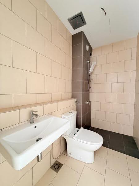 Cluster House for Sale in Bandar Gamuda Gardens (Rawang) - SK Luk - Bathroom - PropertyGuru.com.my