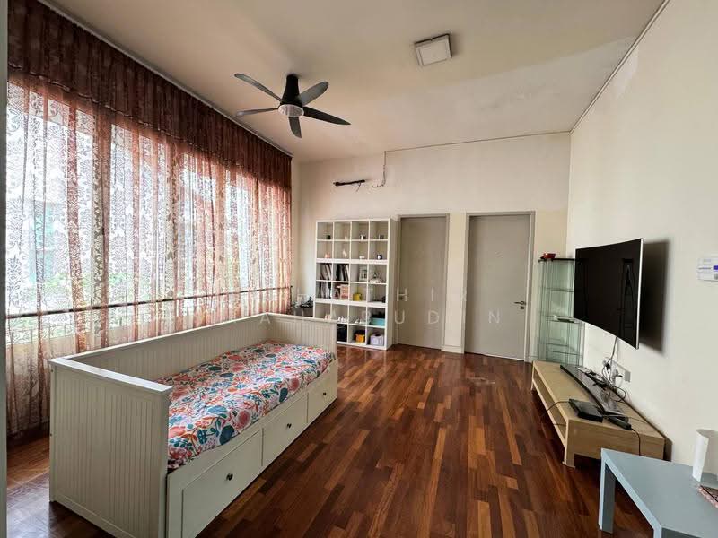 Rumah Banglo untuk Dijual di Seksyen 13 (Shah Alam) - Nahathir Shahabudin - Living Room - PropertyGuru.com.my