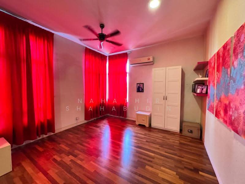 Rumah Banglo untuk Dijual di Seksyen 13 (Shah Alam) - Nahathir Shahabudin - Bedroom - PropertyGuru.com.my