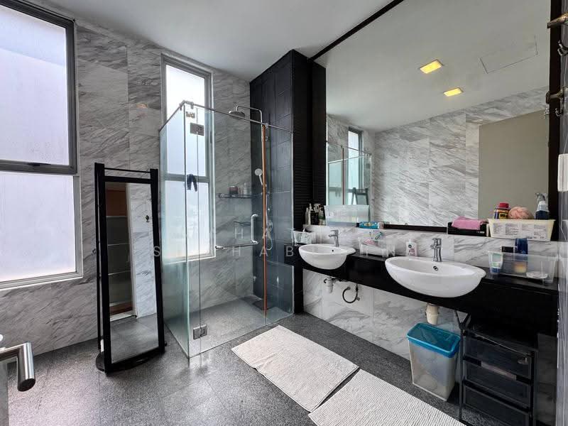 Rumah Banglo untuk Dijual di Seksyen 13 (Shah Alam) - Nahathir Shahabudin - Bathroom - PropertyGuru.com.my