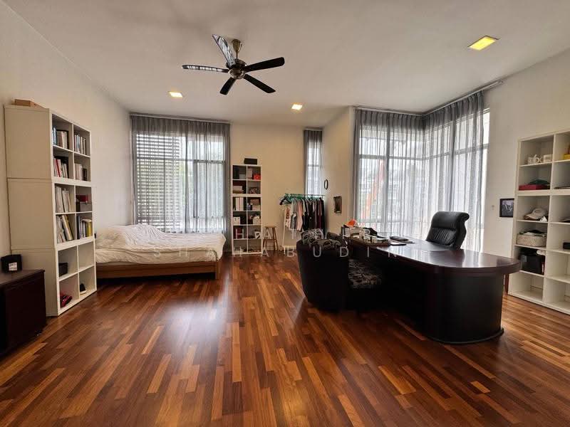Rumah Banglo untuk Dijual di Seksyen 13 (Shah Alam) - Nahathir Shahabudin - Bedroom - PropertyGuru.com.my