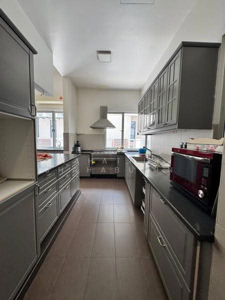 Rumah Banglo untuk Dijual di Seksyen 13 (Shah Alam) - Nahathir Shahabudin - Kitchen - PropertyGuru.com.my