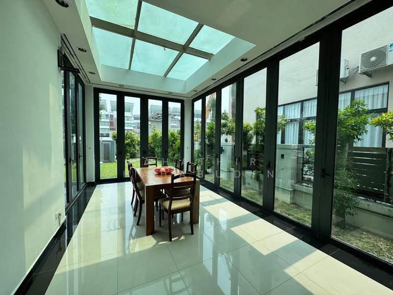 Rumah Banglo untuk Dijual di Seksyen 13 (Shah Alam) - Nahathir Shahabudin - Dining Room - PropertyGuru.com.my
