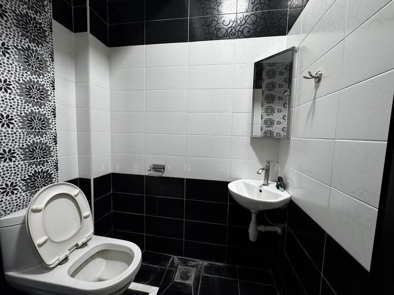 Rumah Teres 2-Tingkat untuk Dijual di TAMAN PUCHONG UTAMA (Puchong) - Jeslyn Chua - Bathroom - PropertyGuru.com.my