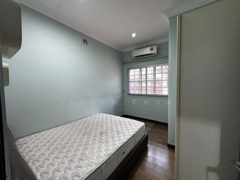 Rumah Teres 2-Tingkat untuk Dijual di TAMAN PUCHONG UTAMA (Puchong) - Jeslyn Chua - Bedroom - PropertyGuru.com.my