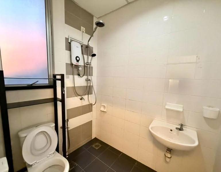 Kondominium untuk Disewa di Boulevard Condominium (BLVD) - Ben Liau - Bathroom - PropertyGuru.com.my