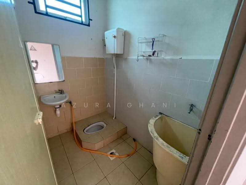 Semi-Detached House for Sale in Sungai Petani (Kedah) - Azura Ghani - Bathroom - PropertyGuru.com.my