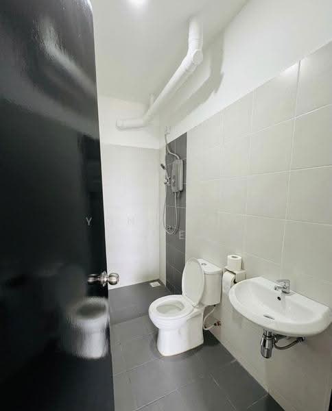 Apartment for Rent at Residensi Pauh Permai - Yong Soo Kee - Bathroom - PropertyGuru.com.my