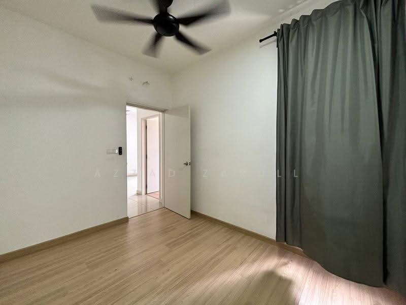 Kediaman Servis untuk Dijual di Tuan Residency - Azzad Zarull - Bedroom - PropertyGuru.com.my