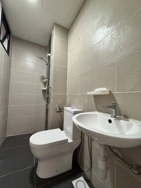 Kediaman Servis untuk Dijual di Tuan Residency - Azzad Zarull - Bathroom - PropertyGuru.com.my