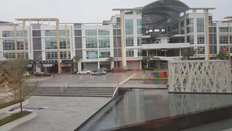 Shop for Sale in Bandar Putra Permai (Seri Kembangan) - Lang Ship - Exterior - PropertyGuru.com.my