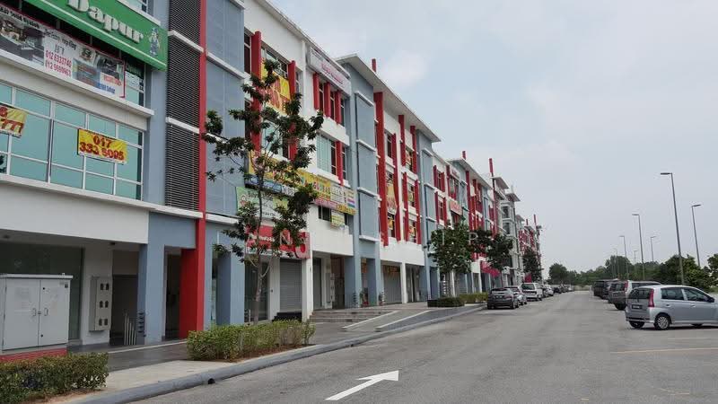 Shop for Sale in Bandar Putra Permai (Seri Kembangan) - Lang Ship - Exterior - PropertyGuru.com.my