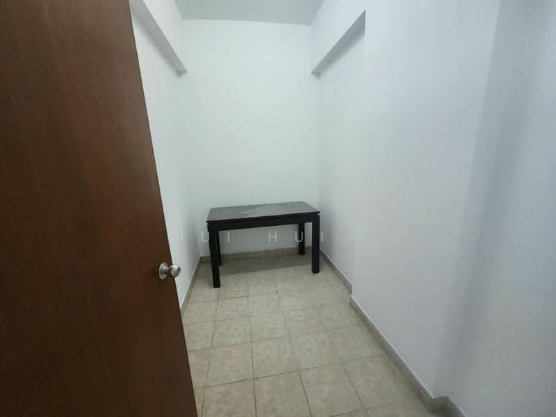 Pangsapuri untuk Disewa di Molek Pine 1 - Hui Hui . - PropertyGuru.com.my