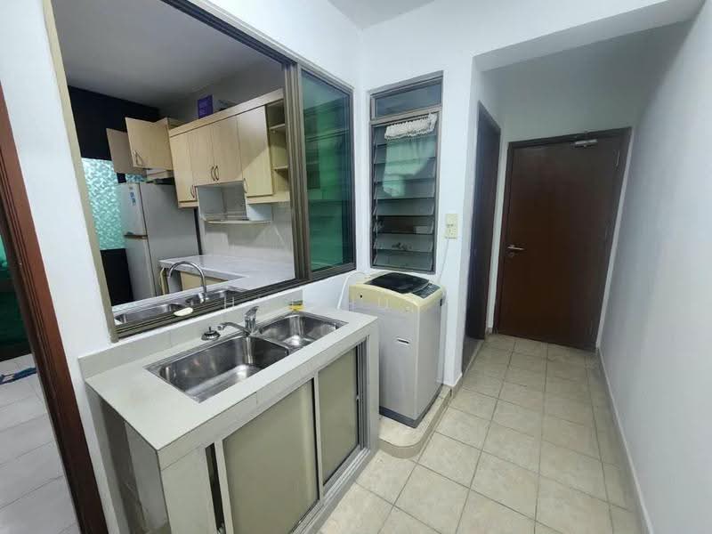 Pangsapuri untuk Disewa di Molek Pine 1 - Hui Hui . - PropertyGuru.com.my