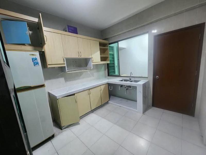 Pangsapuri untuk Disewa di Molek Pine 1 - Hui Hui . - PropertyGuru.com.my