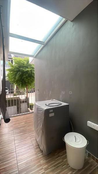 3.5-storey Terraced House for Rent in Putra Heights (Subang Jaya) - Angie Ng - Balcony - PropertyGuru.com.my