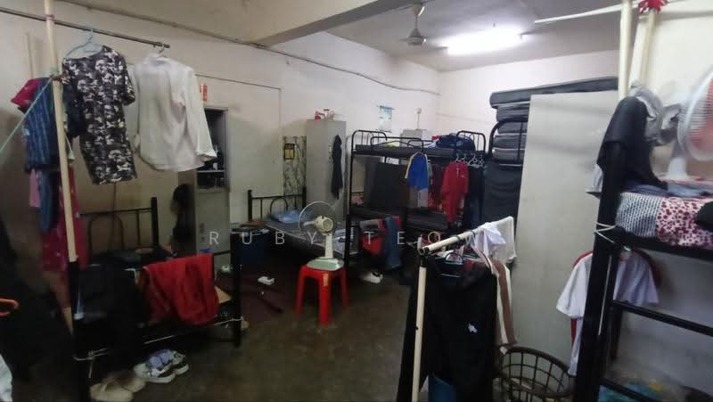 Shop for Sale in Taman Desa Cemerlang (Ulu Tiram) - Ruby Teow - Bedroom - PropertyGuru.com.my