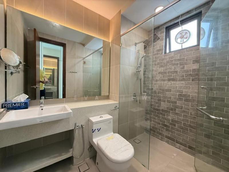 Kondominium untuk Dijual di Queens Residences Q2 @ Queens Waterfront - Eva Liew - Bathroom - PropertyGuru.com.my