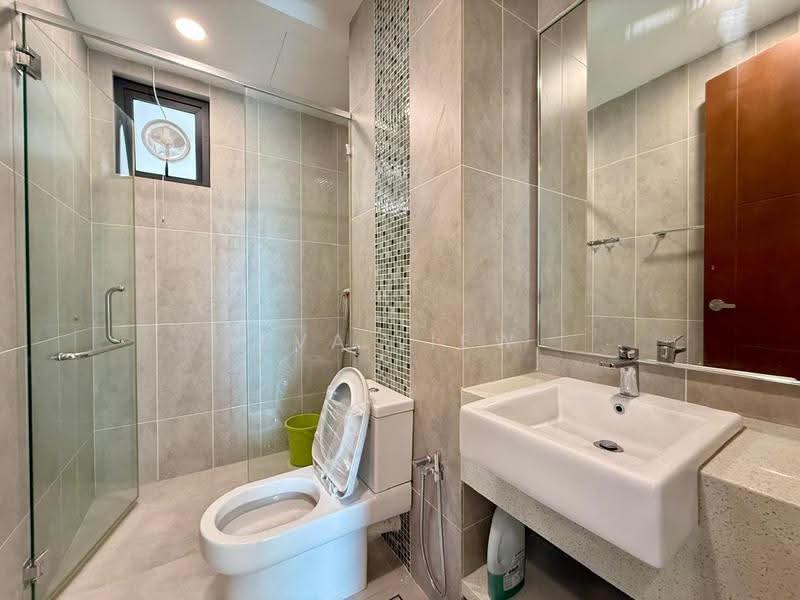 Kondominium untuk Dijual di Queens Residences Q2 @ Queens Waterfront - Eva Liew - Bathroom - PropertyGuru.com.my