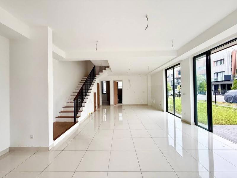 3-storey Terraced House for Sale in Taman Puchong Legenda (Puchong) - Ashraff Daniel - Living Room - PropertyGuru.com.my