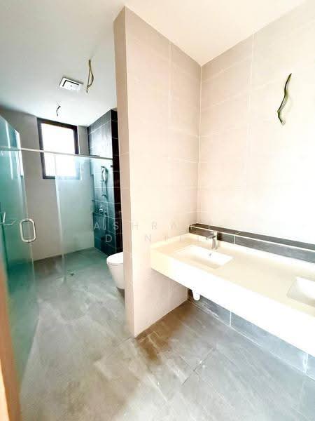 3-storey Terraced House for Sale in Taman Puchong Legenda (Puchong) - Ashraff Daniel - Bathroom - PropertyGuru.com.my