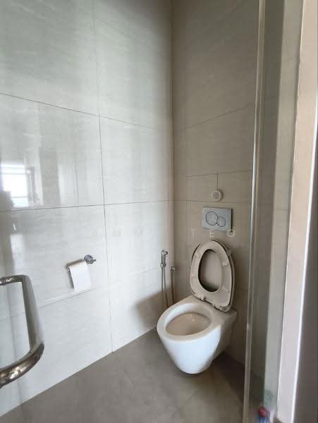 Kediaman Servis untuk Disewa di Puteri Cove Residences - SAMMY TEO - Bathroom - PropertyGuru.com.my