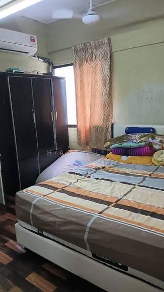 Rumah Flat untuk Dijual di Medan Angsana (Farlim 2) - Harold Lee - Bedroom - PropertyGuru.com.my