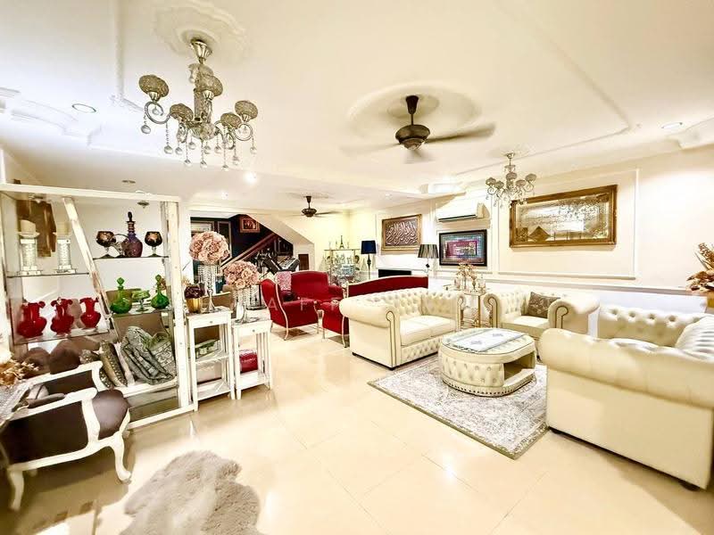 2-storey Terraced House for Sale in Seksyen 3 (Bangi) - Ashraff Daniel - Living Room - PropertyGuru.com.my
