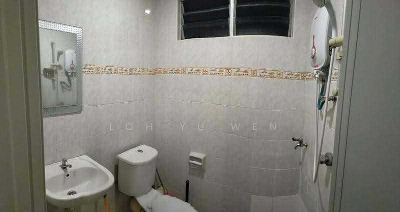 Condominium for Rent at The Ocean View (Bandar Sri Pinang) - Loh Yu Wen - Bathroom - PropertyGuru.com.my